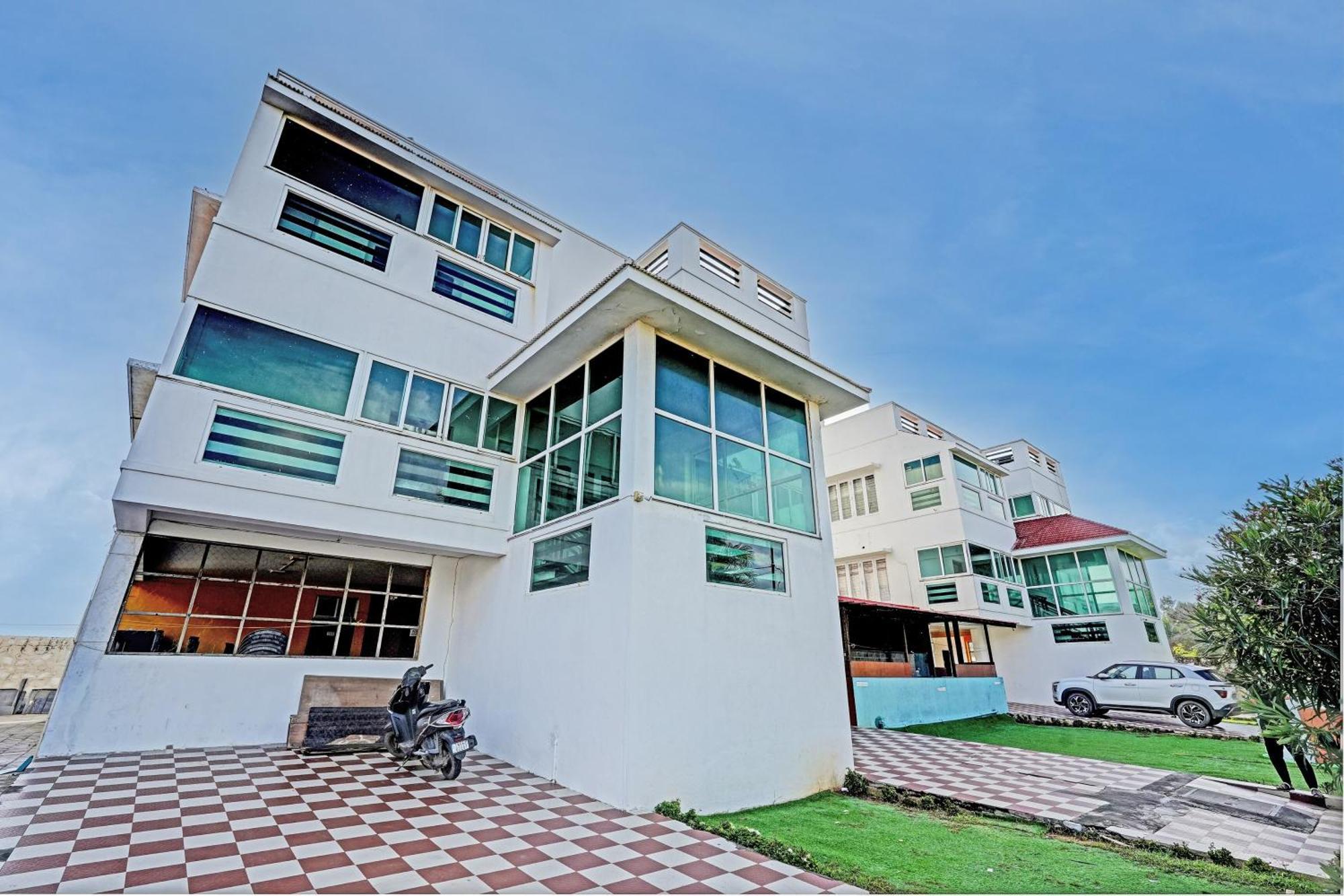 Oyo Flagship Ecr Goa Beach Resort Madras Buitenkant foto